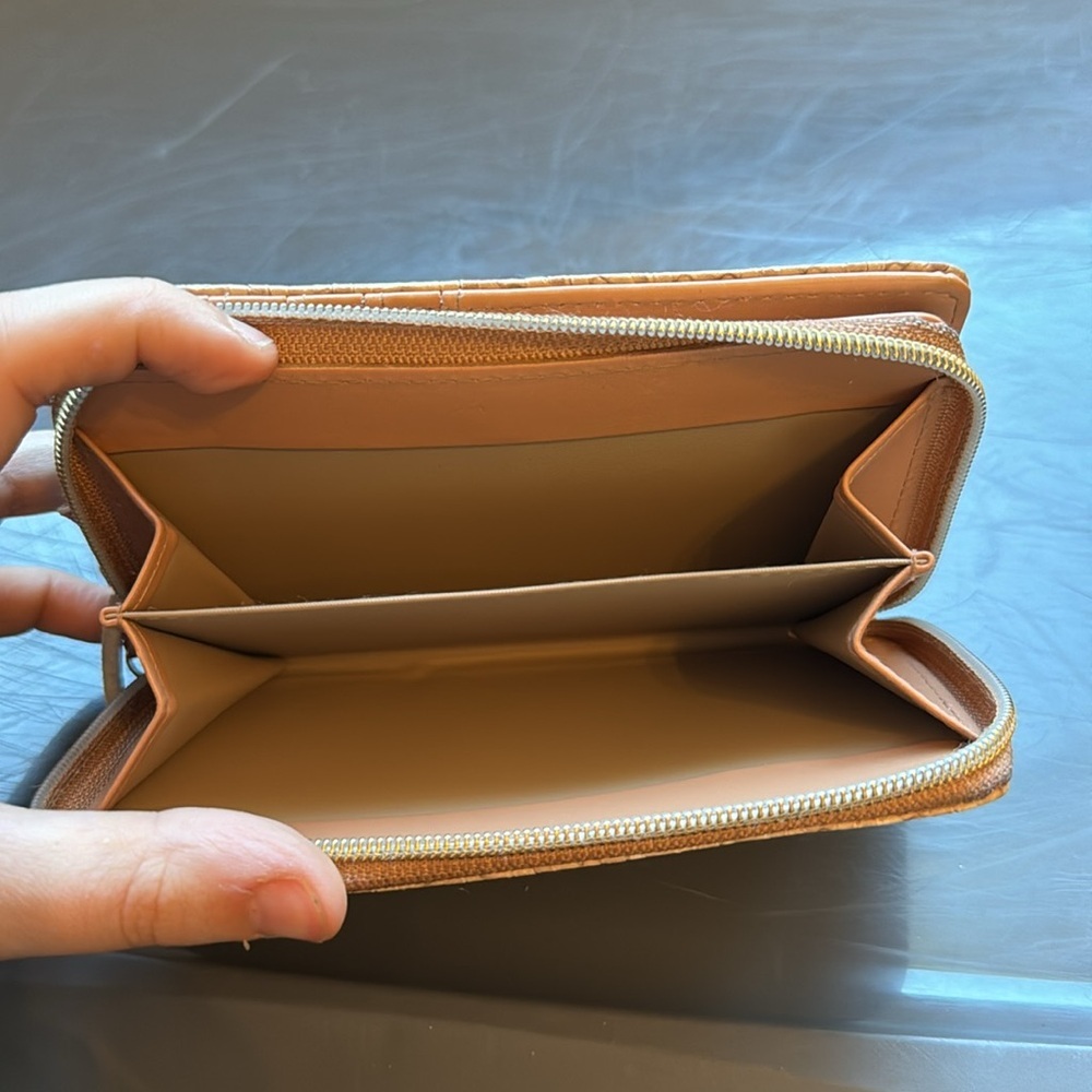 WALLET FOR SALE - Picture 4 of 4